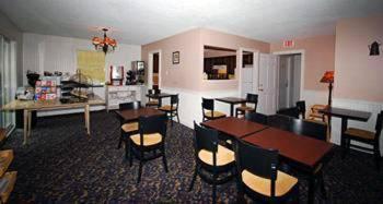 Newbury Inn Brookfield Екстер'єр фото